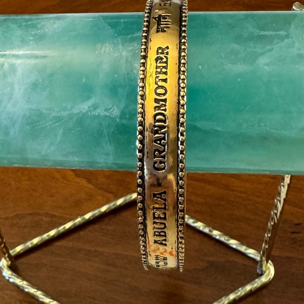 Vintage Avon Goldtone Engraved Grandmother Names Bangle Bracelet